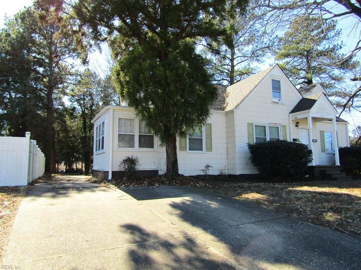 Property Photo: 873 Norview Ave VA 23513