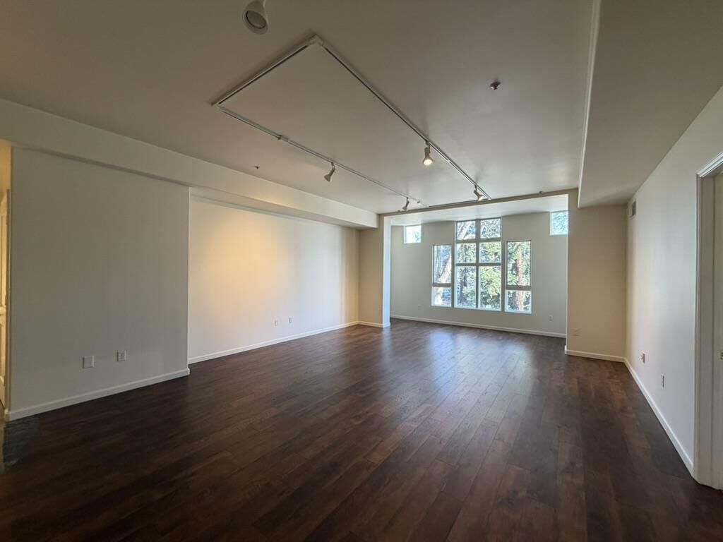 Property Photo:  200 Sheridan Avenue 208  CA 94306 
