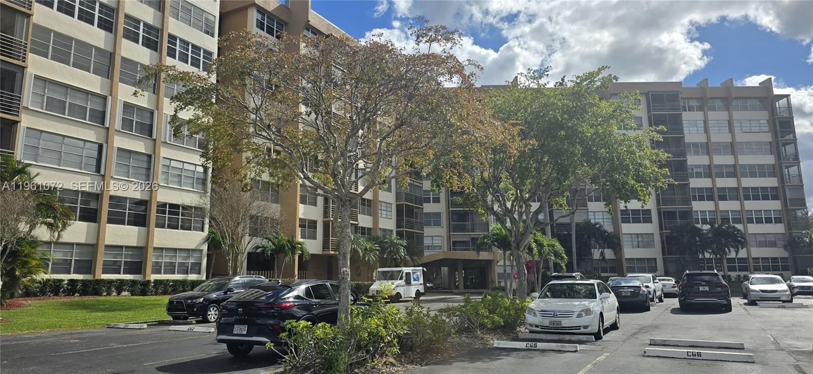 Property Photo:  1200 Saint Charles Pl 207  FL 33026 