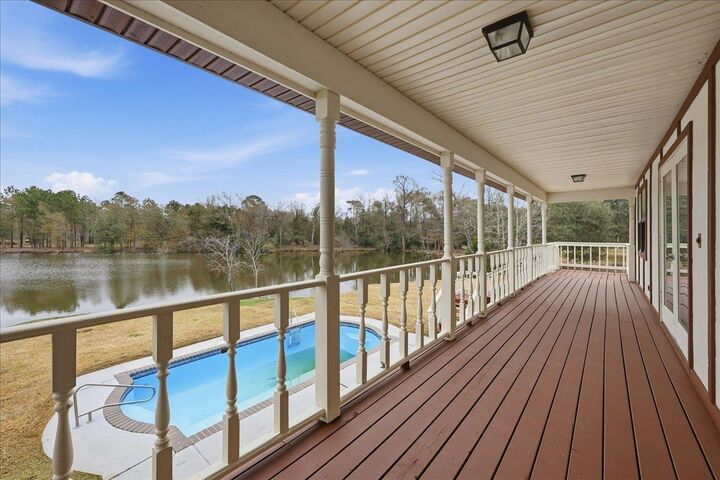 Property Photo:  221 Berwick  TX 77611 