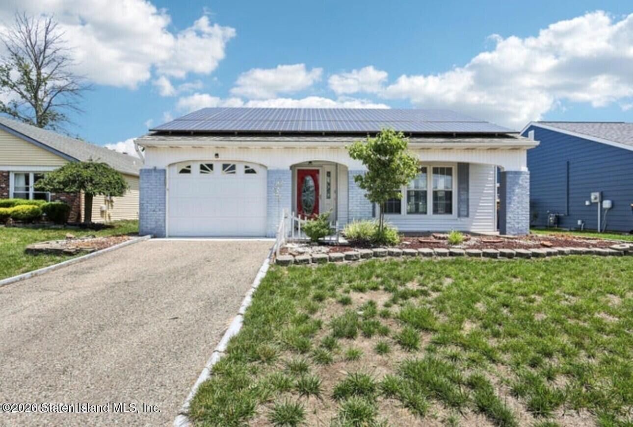 Property Photo:  12 Oakham Row  NJ 08759 