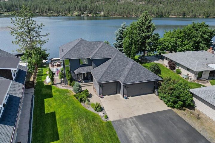 Property Photo:  6619 Long Lake Dr  WA 99026 