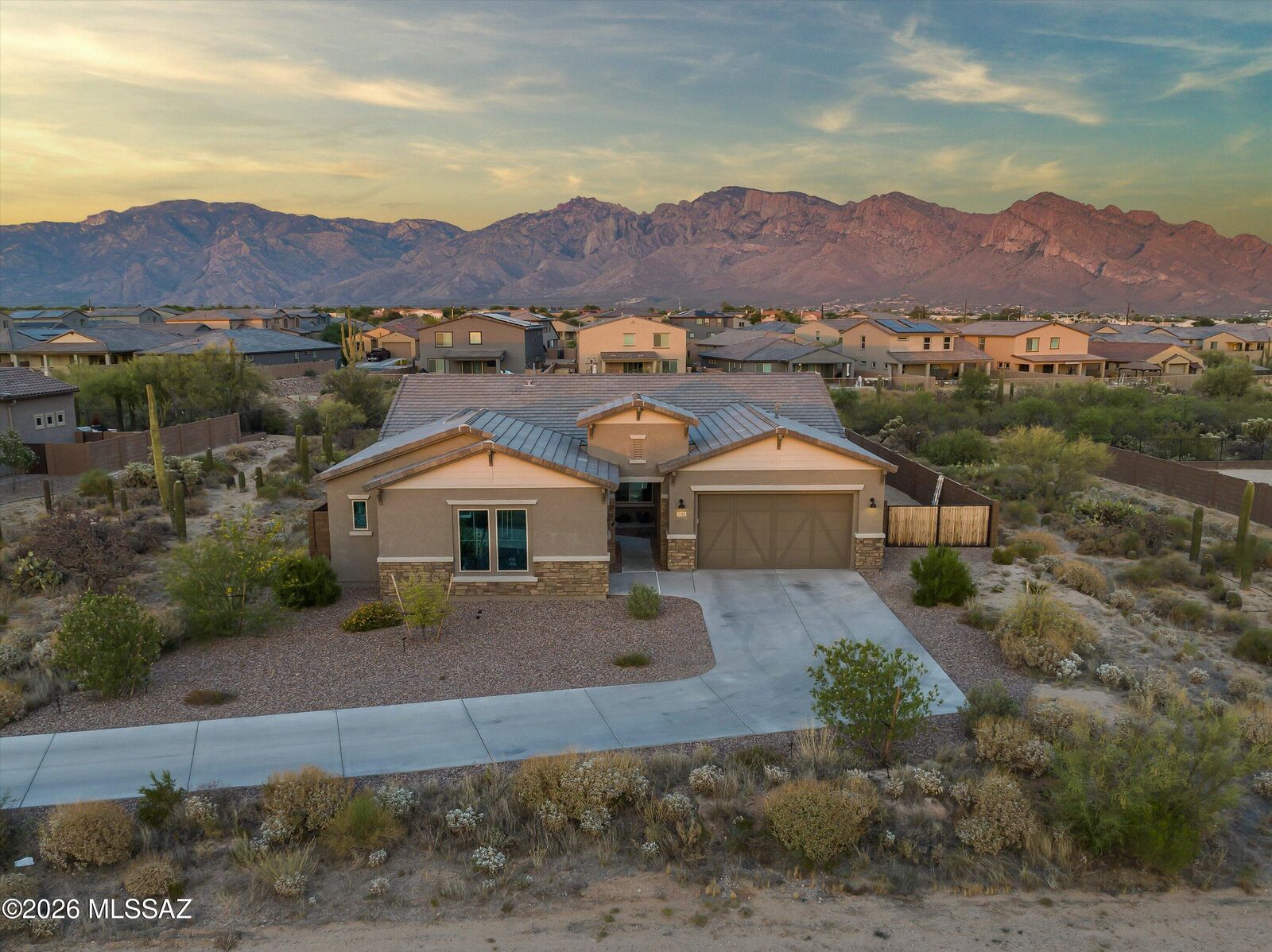 Property Photo:  2395 W Rubicon Sky Place  AZ 85742 