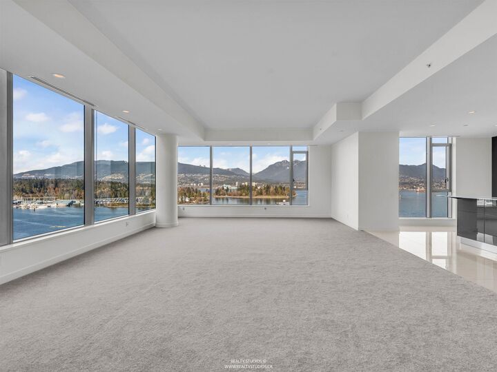 Property Photo: 277 Thurlow Street 1301 BC V6C 0C1