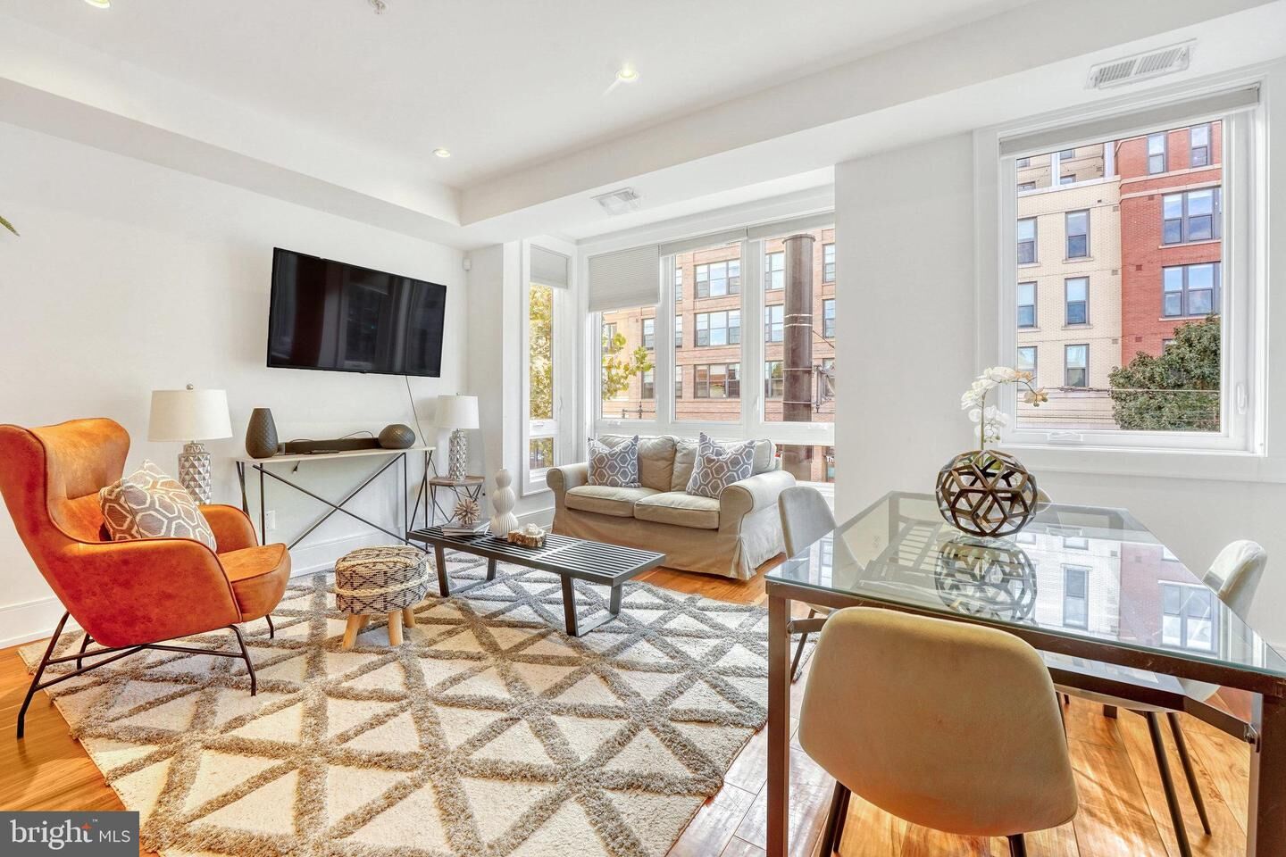 Property Photo:  904 H Street NE 1  DC 20002 