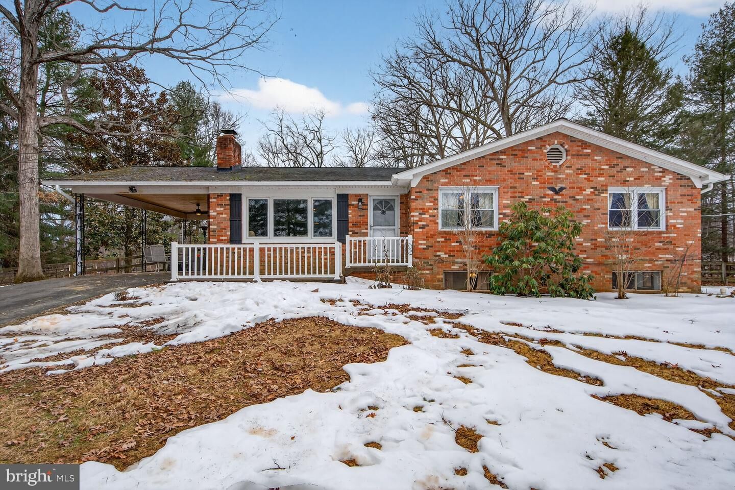 Property Photo: 7406 Kennedy Road VA 20181