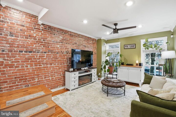 Property Photo:  1616 D Street SE  DC 20003 