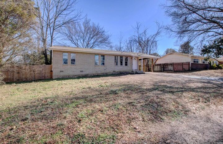 Property Photo:  710 N Pine  AR 72143 