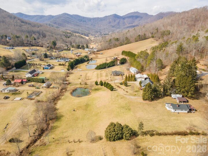 Property Photo:  18 Hoye Lane  NC 28715 