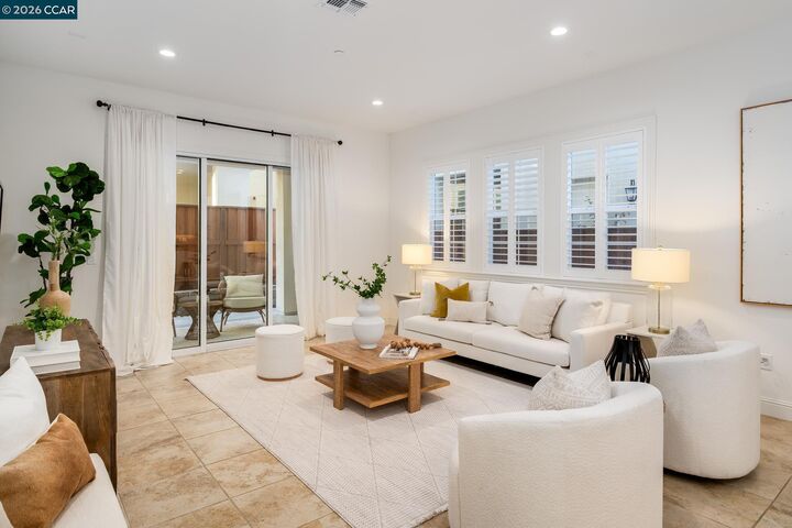 Property Photo:  748 Roseum Ct  CA 94582 