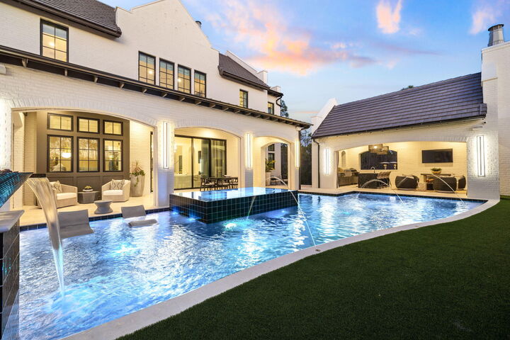 Property Photo:  142 Norman Court  FL 32461 