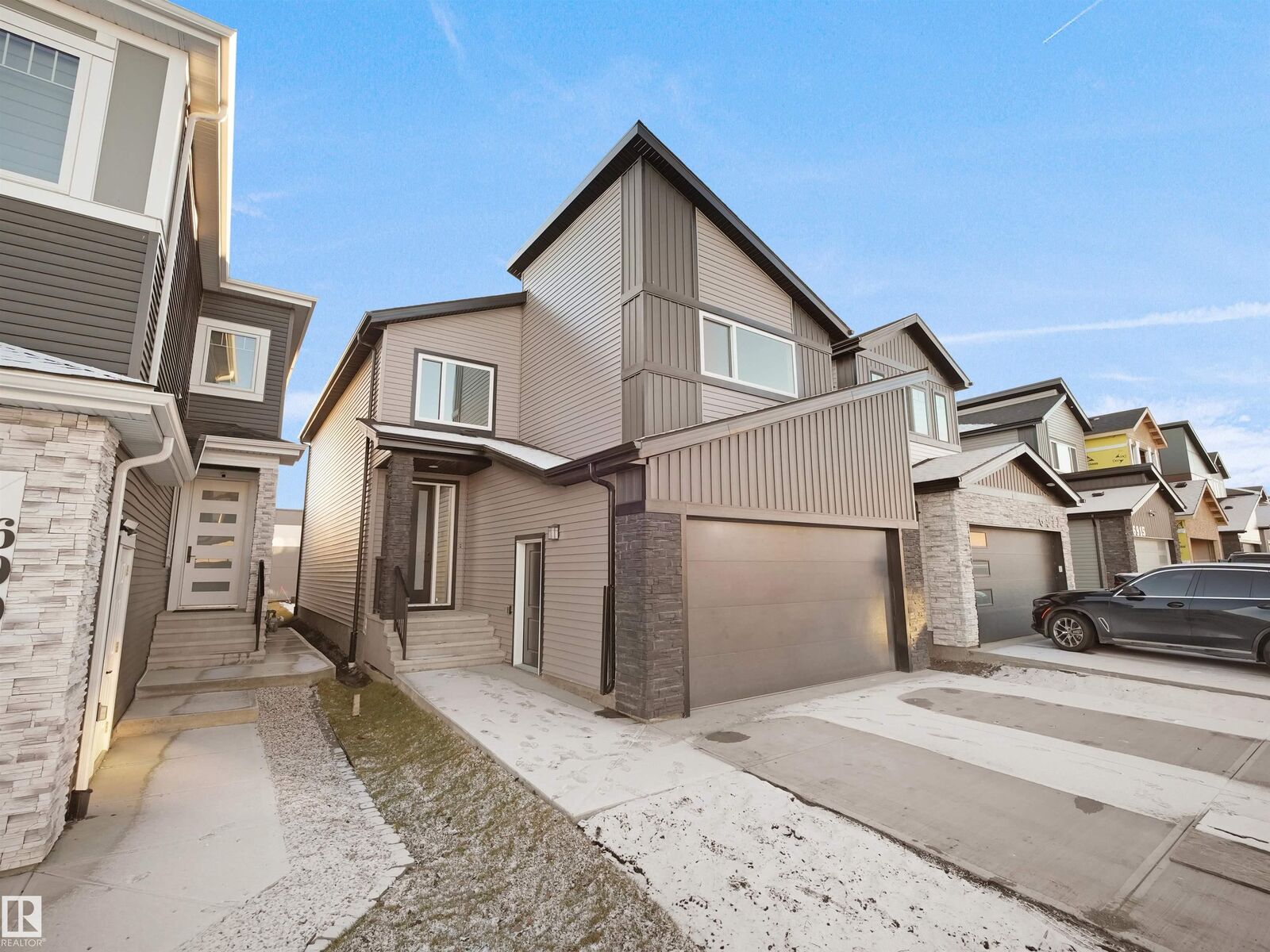 Property Photo:  6907 169 Avenue NW  AB T5Z 0H2 