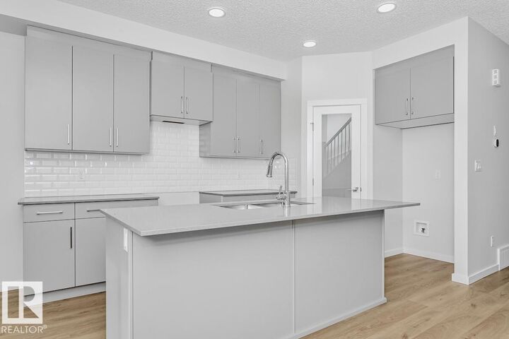 Property Photo:  4293 Kinglet Drive NW  AB T5S 0W6 