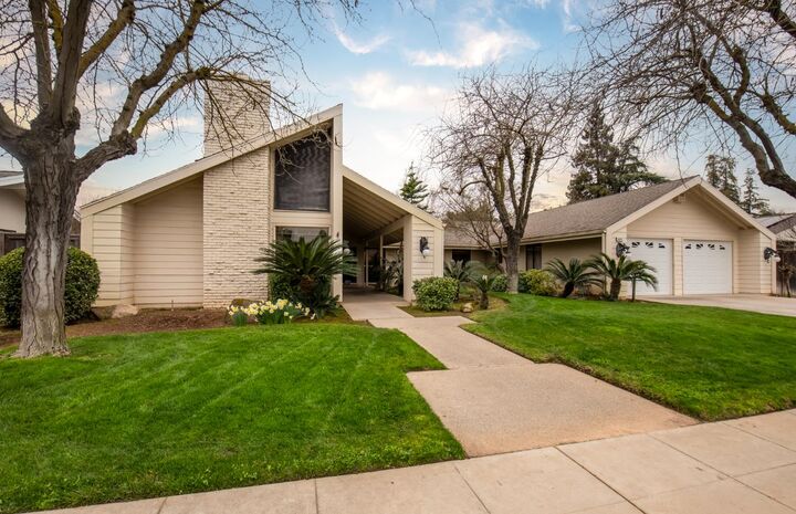 Property Photo:  6271 N Prospect Avenue  CA 93711 