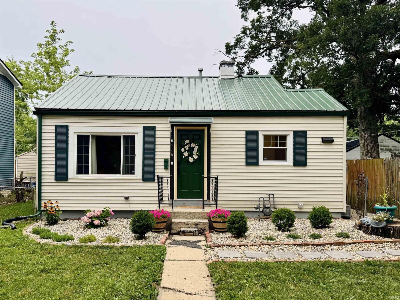 Property Photo: 916 Baxter Street IN 46806-1870