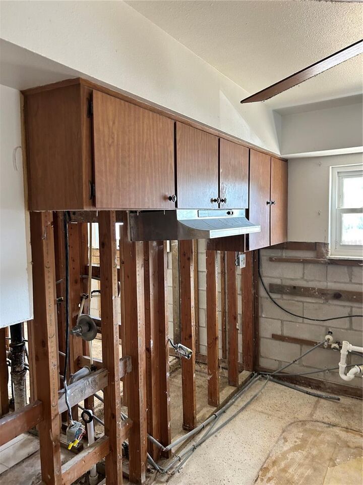 Property Photo: 1609 Council Drive FL 33573