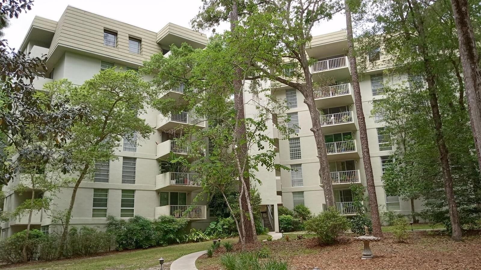 Property Photo:  1719 NW 23rd Avenue 4A  FL 32605 
