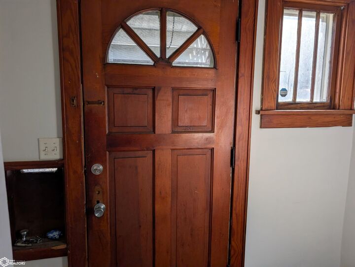 Property Photo:  722 Market Street  IA 52601 