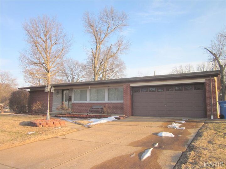 Property Photo:  1540 Hialeah Place  MO 63033 