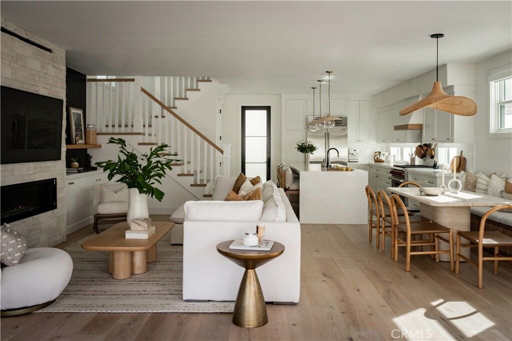 Property Photo:  616 Poinsettia Avenue  CA 92625 