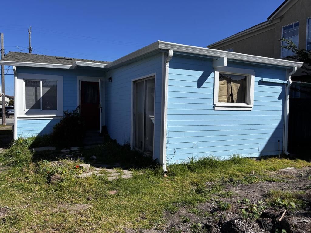 Property Photo:  400 Sonoma Avenue  CA 93955 