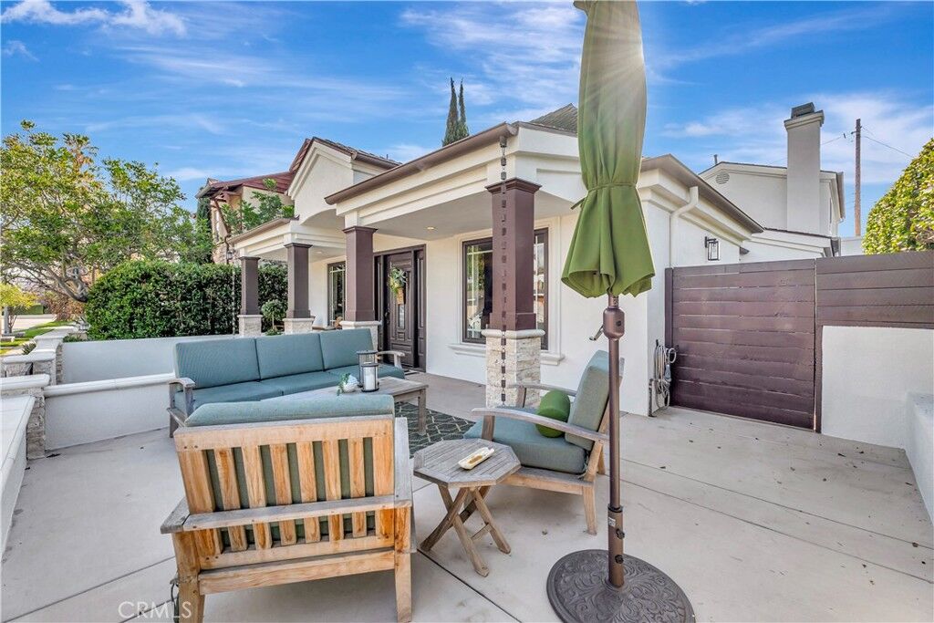 Property Photo:  314 Arcadia Avenue  CA 90803 
