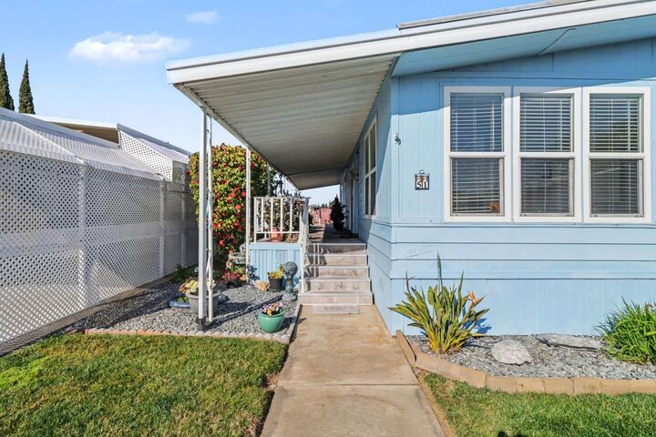 Property Photo:  51 Millbrook Circle  CA 95828 