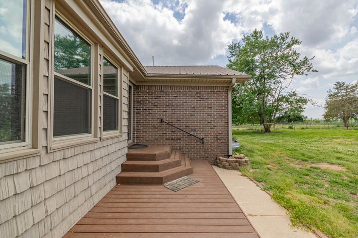 Property Photo: 239 Henry Bayless Rd TN 38449