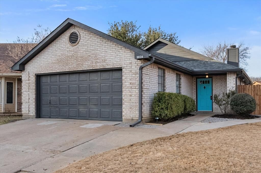 Property Photo:  3624 Riverhead Drive  TX 76015 