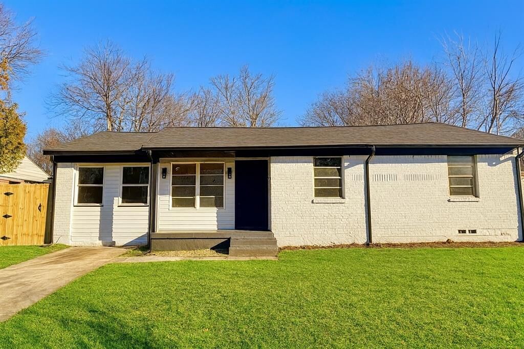 Property Photo:  3425 Sidney Drive  TX 75150 