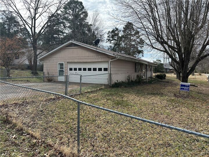 Property Photo:  101 Buffalo Street  AR 72641 