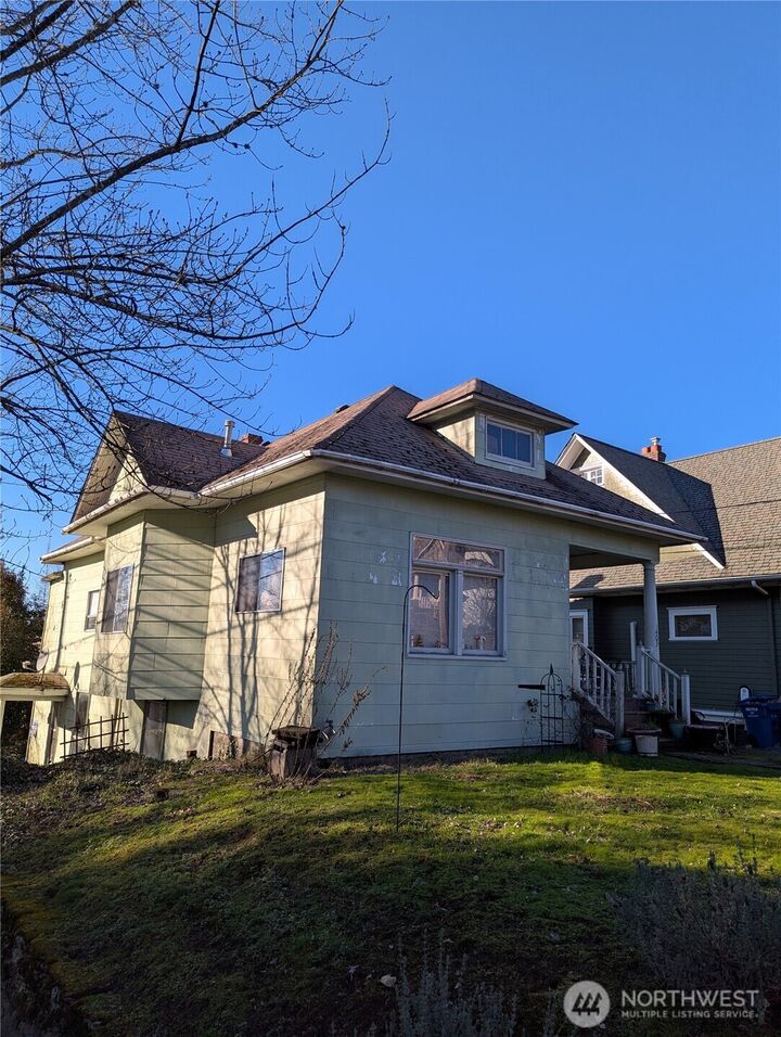 Property Photo:  1403  31st Avenue  WA 98122 