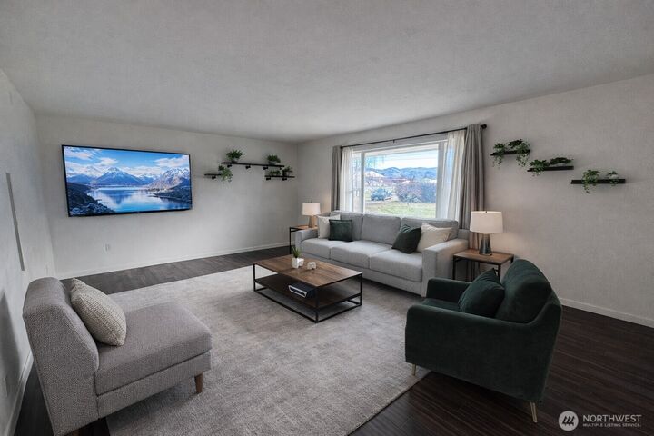 Property Photo:  714  Juniper  WA 98844 