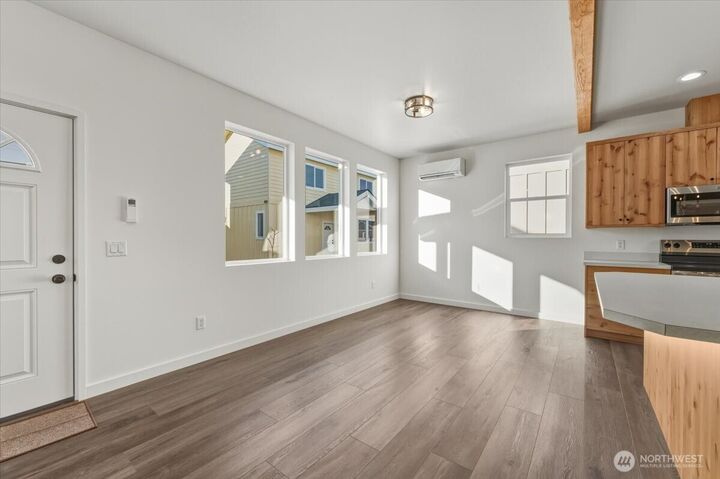 Property Photo:  415 E Okanogan Avenue  WA 98816 