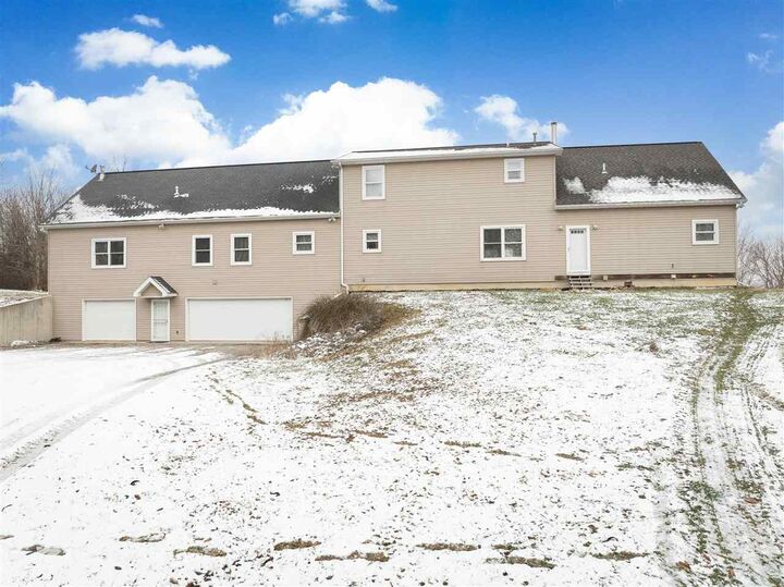 Property Photo:  7840 N Jacksonburg Road  IN 47346 