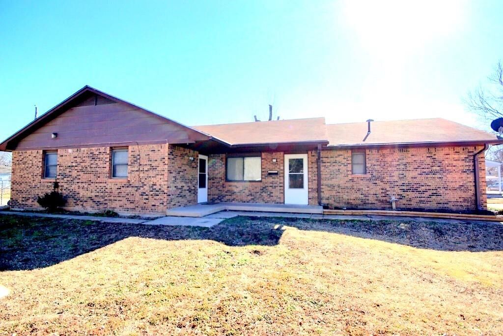 Property Photo:  1205-1207 E Scott  KS 67216 