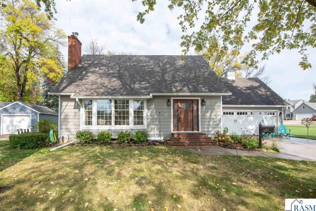 Property Photo:  521 NE 7th Avenue  MN 56093 