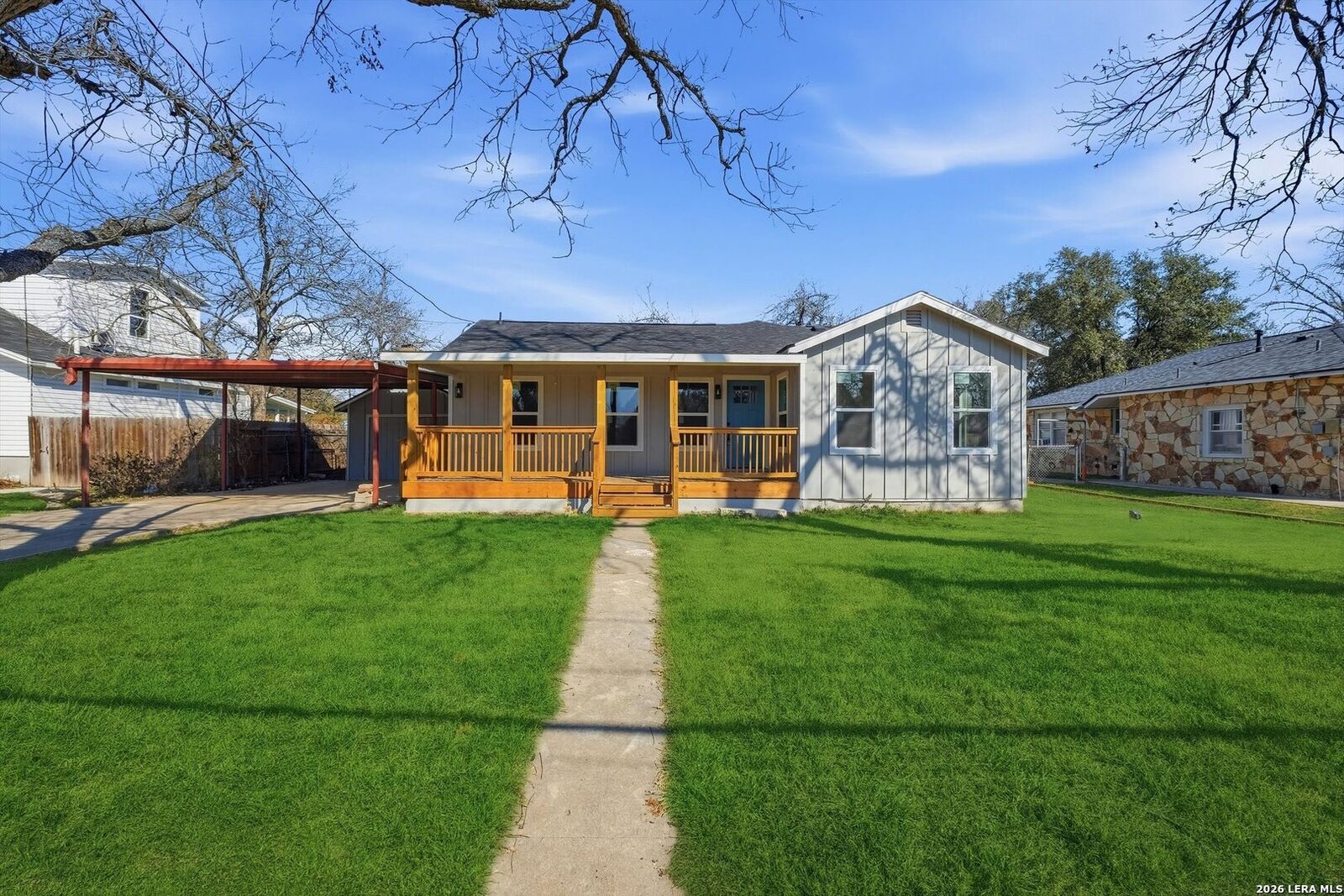 Property Photo:  808 College  TX 78155 