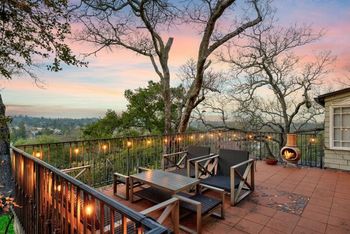 Property Photo:  8 Central Court  CA 95030 