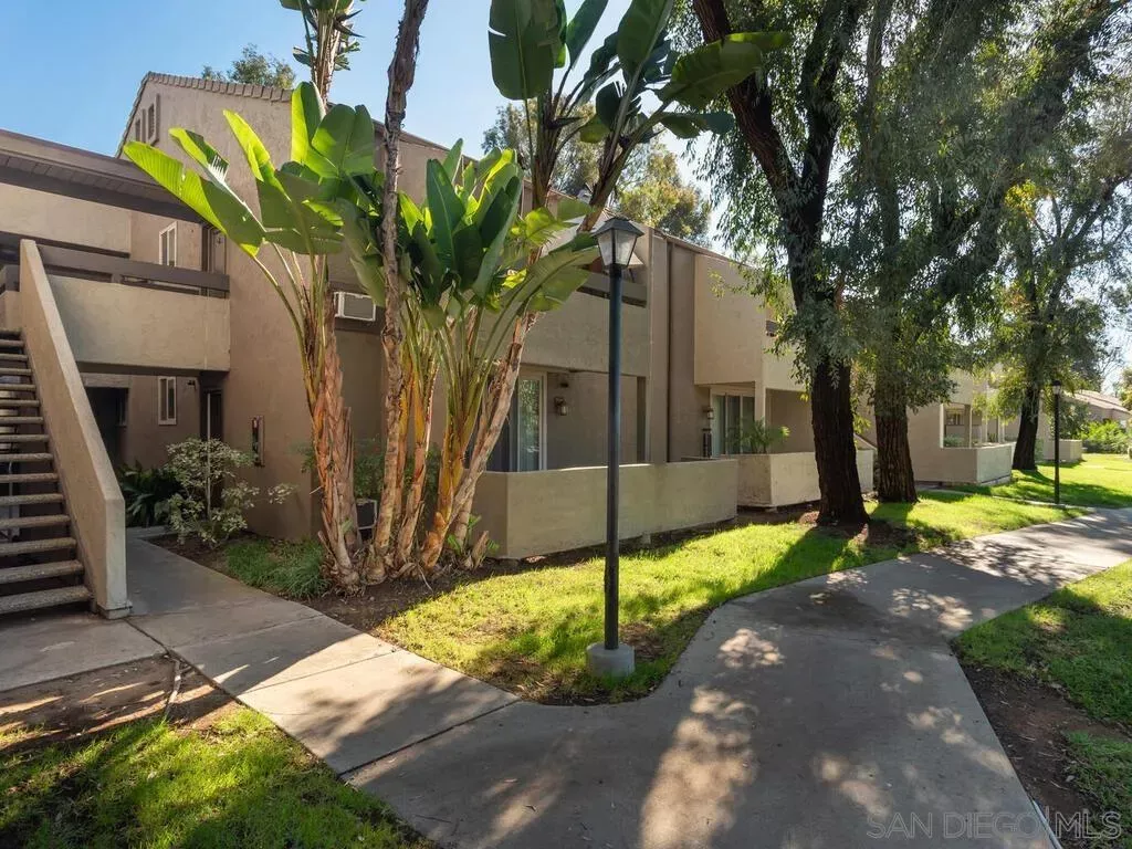 Property Photo:  1350 N Escondido Blvd 7  CA 92026 