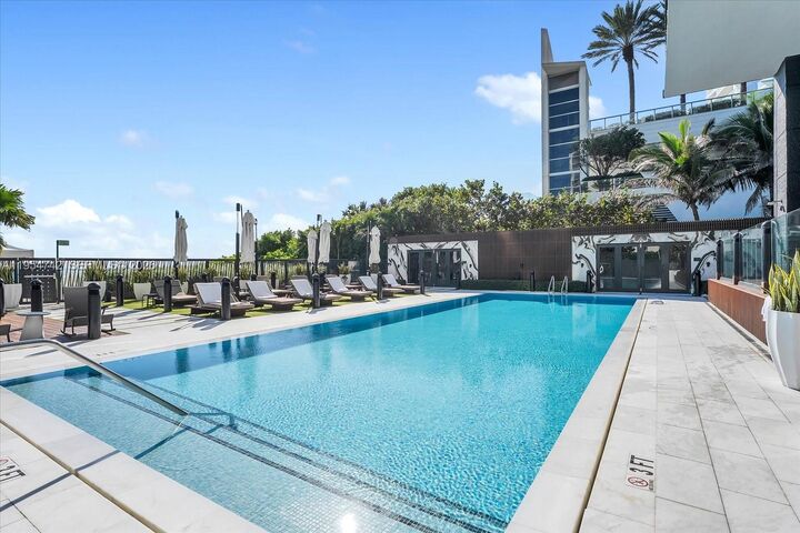 Property Photo:  17141 Collins Ave 2902  FL 33160 