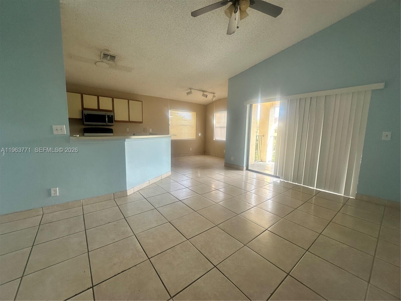 Property Photo: 9999 Summerbreeze Dr 315 FL 33322