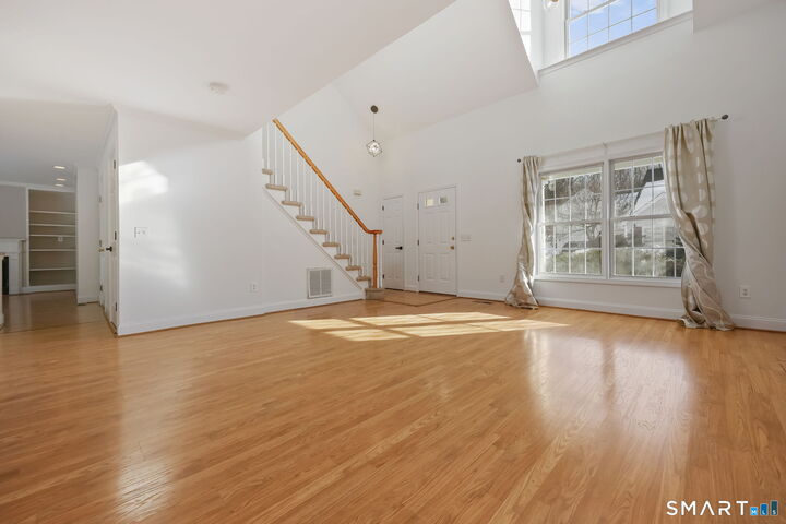 Property Photo:  2 Village Court 2  CT 06897 