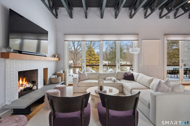 Property Photo:  48 Green Meadow Lane  CT 06840 