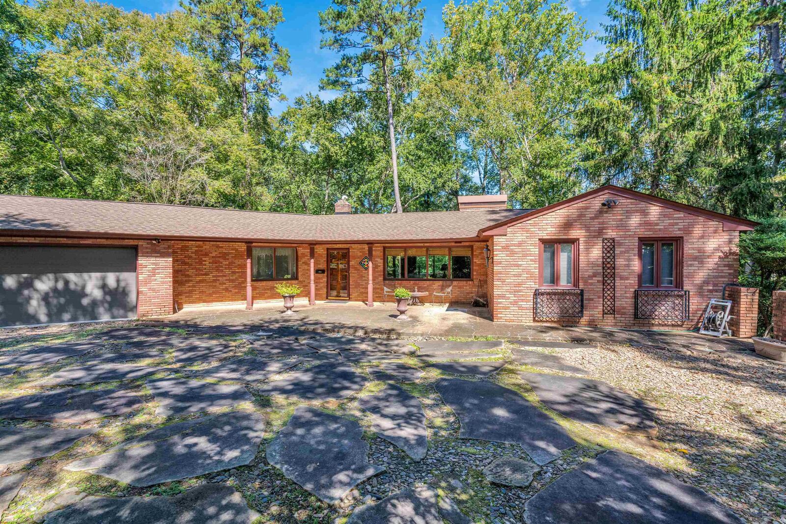 Property Photo:  211 Beechwood Drive  SC 29307 