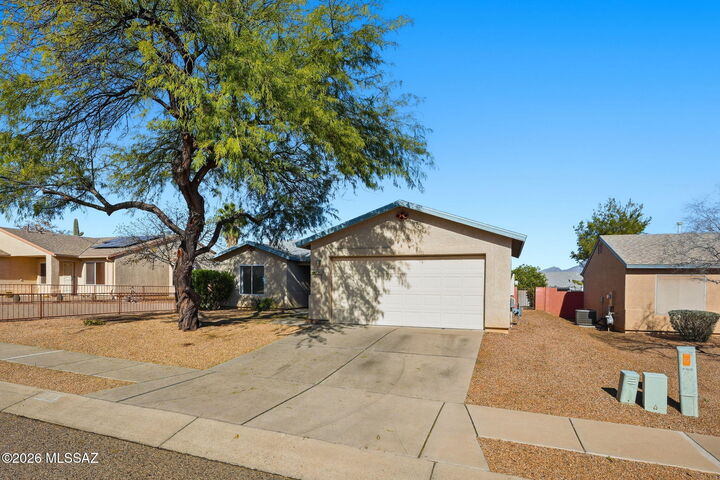 Property Photo:  8911 E Fairway Groves Drive  AZ 85730 