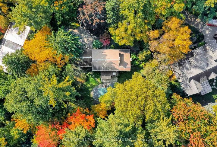 Property Photo:  1296 Cumnock Crescent  ON L6J 2N7 