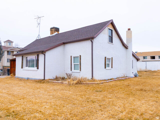 Property Photo:  383 E 100 S  UT 84627 