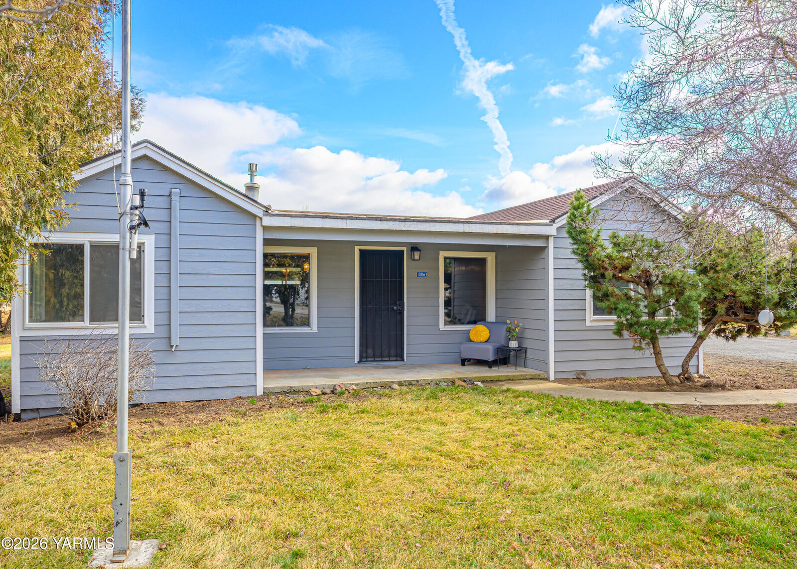 Property Photo:  10063 S Naches Rd  WA 98937 