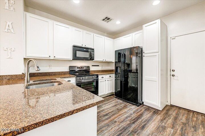 Property Photo: 3621 E Leslie Drive AZ 85296